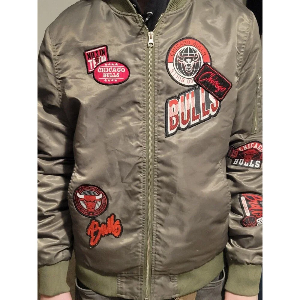 Chicago Bulls Men's Satin NBA Bomber Jacket Olive Green Logo Patches Size Medium